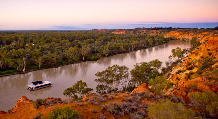 Australien Südaustralien Murray River mit Hausboot Foto SATC Adam Bruzzone